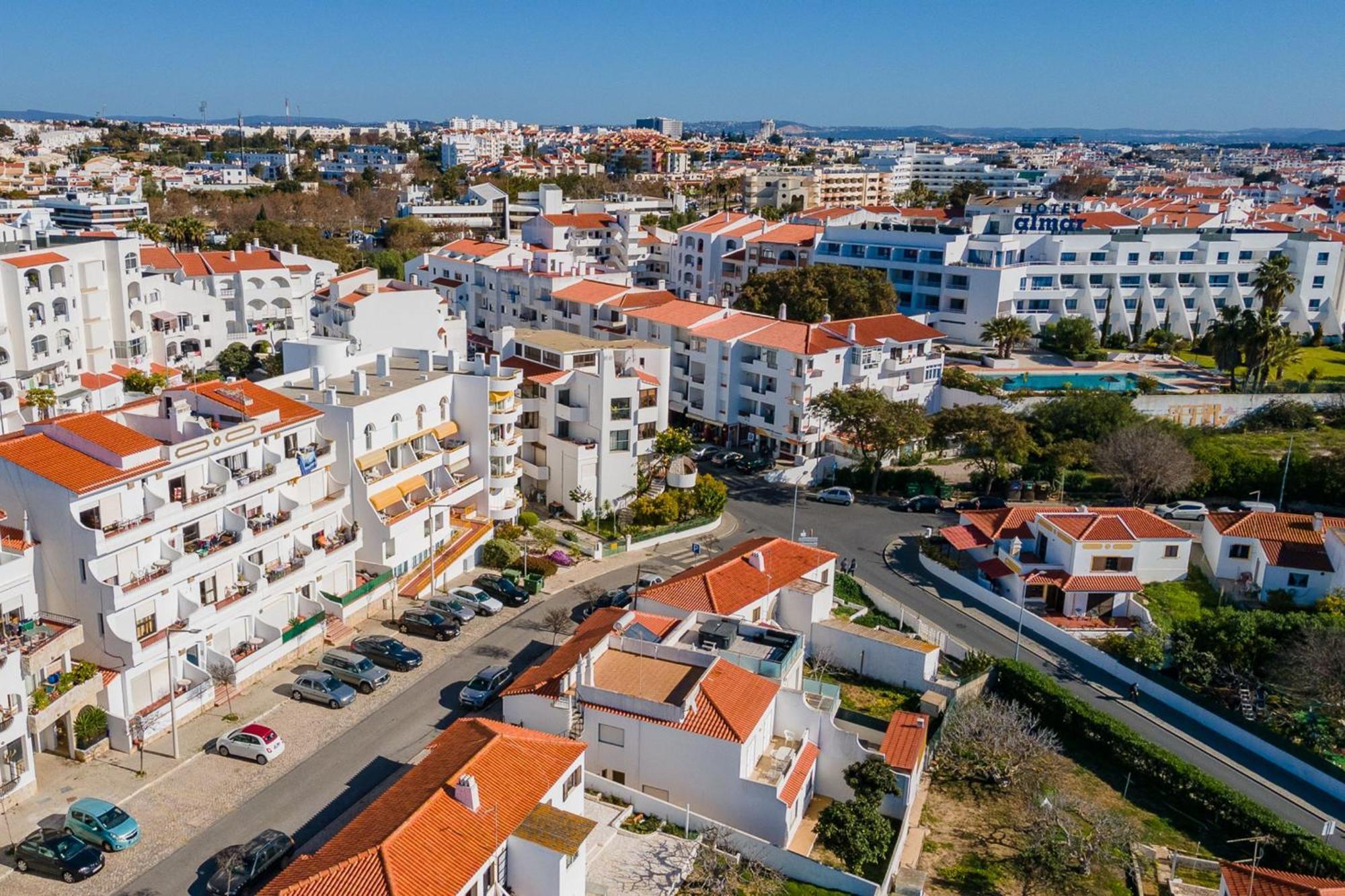 Typical T2 In Albufeira W/ Balcony By Lovelystay 外观 照片